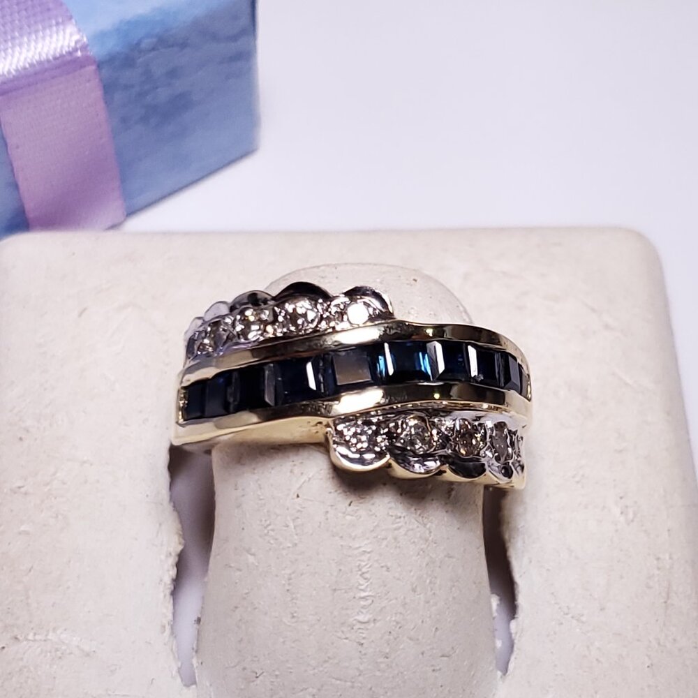 Estate 1.1ctw Princess Blue Sapphire &Dia Channel 14Kt 2Tone 7.6g Band Ring23445